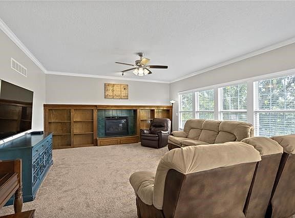 3rd image of 7709 Breckenridge Ave