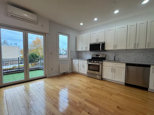 69-31 Myrtle Avenue image 9 of 15