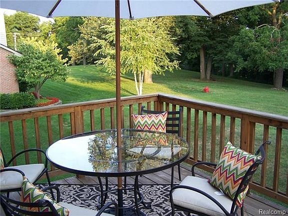 4th image of 400 Mountainview Dr #19