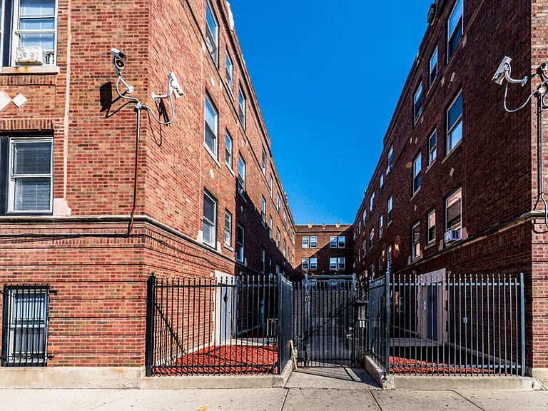 4814-4820 W Monroe St — Photo 17