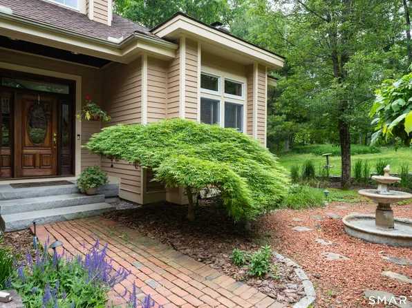 32 Staba Drive, Haddam, CT 06441