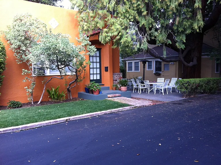 Hawthorne Gardens Apartments — Photo 19