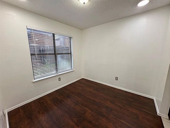 4th image of 1607 Horizon St
