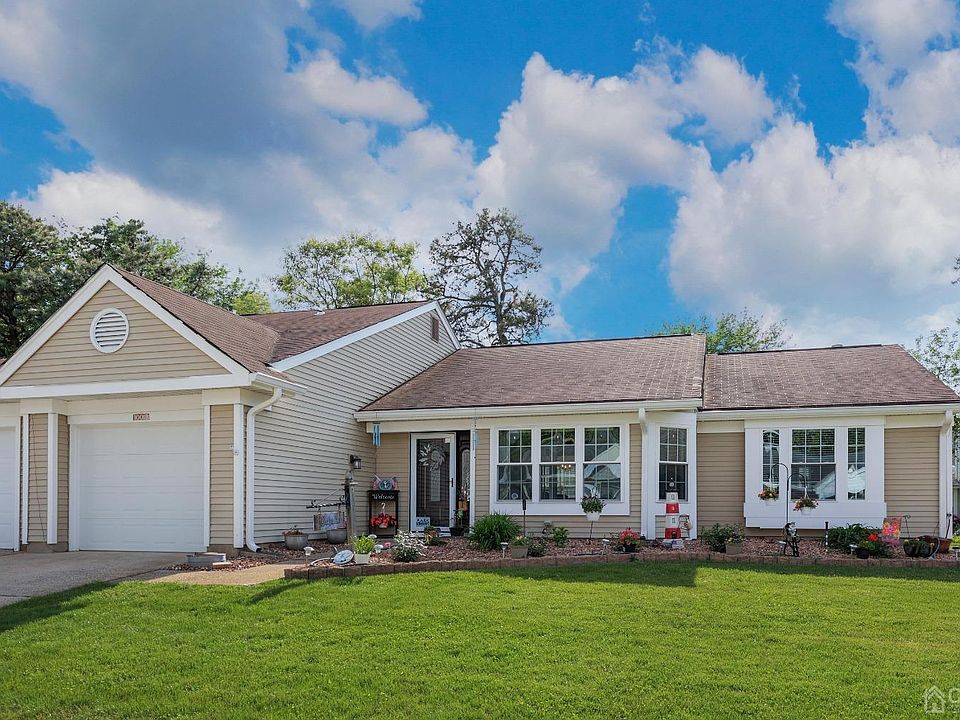 1st image of 1001 Thornbury Ln #B