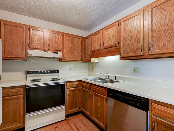 5th image of 1341 Woodridge Dr