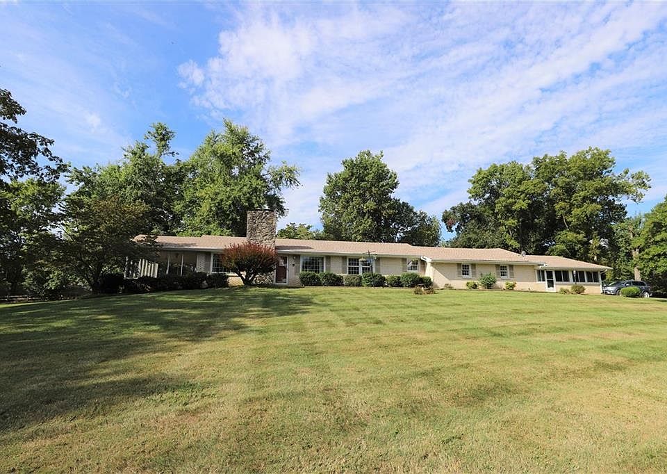 1st image of 108 Lakeview Dr