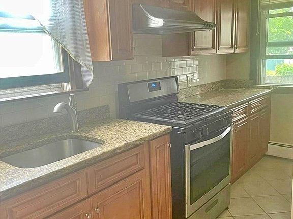 4th image of 108 N Central Ave #1