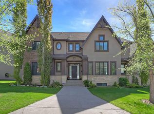 14 W Rosetree Rd NW, Calgary, AB T2K1M6