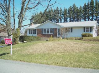 3 Crystal Ln, Latham, NY 12110