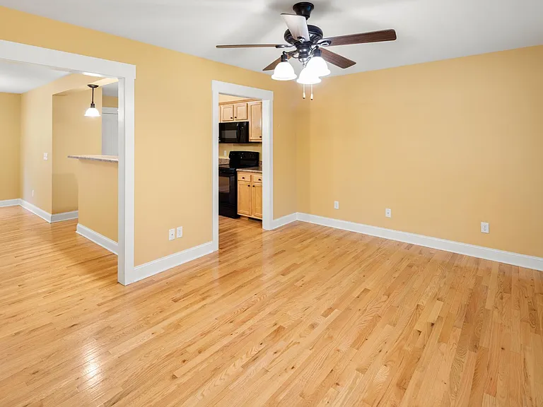8 Cottage Cove Ln — Photo 5