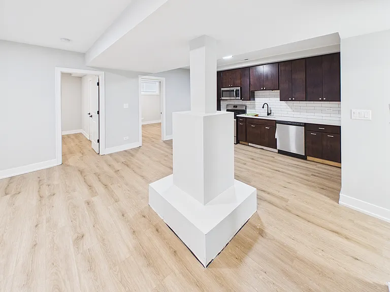 2401 S Homan Ave — Photo 18