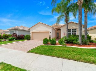 352 NW Springview Loop, Port Saint Lucie, FL 34986