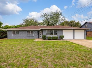 7812 Regency Ln, Fort Worth, TX 76134