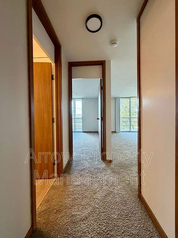 1 bed, 1.0 bath, 636 sqft, $730 — Photo 2