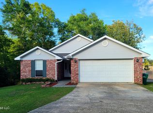 996 Halawa Ct, Diamondhead, MS 39525