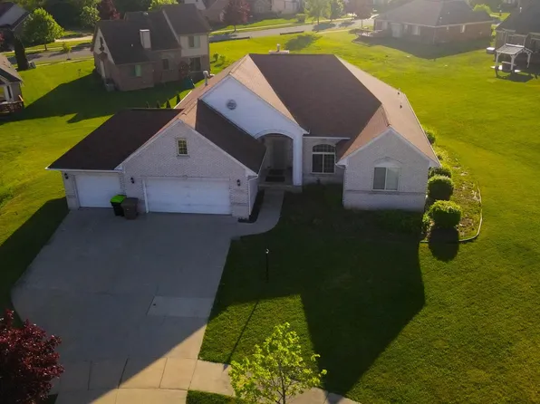 1121 Carpenter Dr, Pontiac, MI 48340