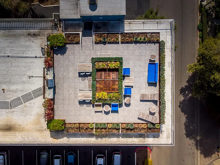 Panomar Luxury Apartments — Photo 42