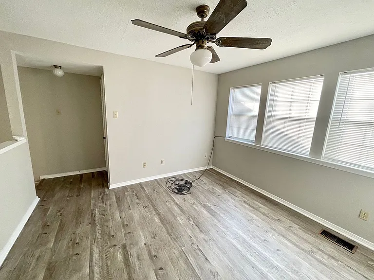 3825 Kimberly Dr — Photo 10