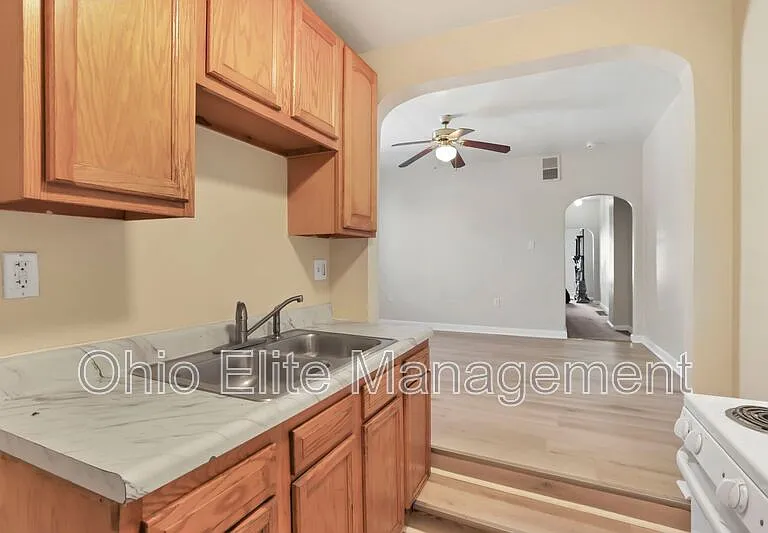 347 1/2 E Welch Ave — Photo 18