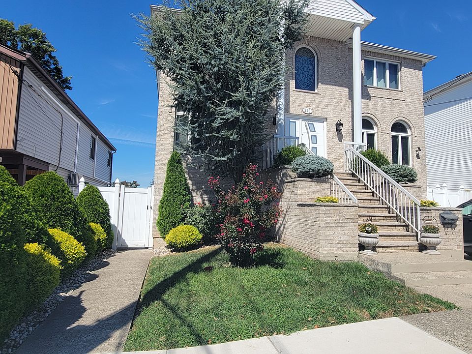 1st image of 215 Barlow Ave #2