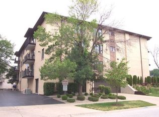 4500 W 93rd St APT 2C, Oak Lawn, IL