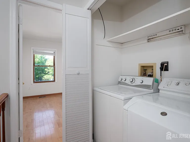 357 Hadleigh Ln — Photo 21