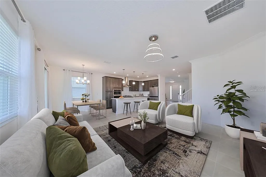 5 bed, 3.5 bath, 2656 sqft, $3,500 — Photo 3