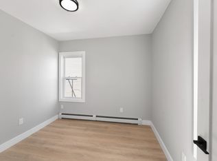 735 Broadway St #2R, Pawtucket, RI 02861