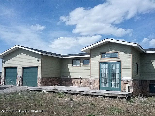 1st image of 120 Pony Cir