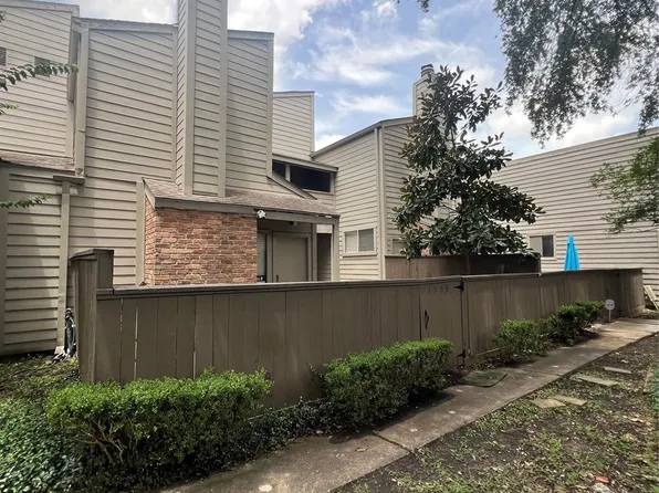 1558 Prairie Grove Dr, Houston, TX 77077