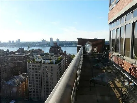 Rented by City Nest Realty | media 5