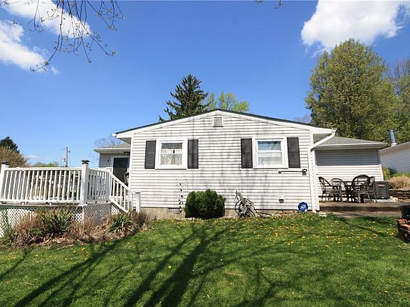 2nd image of 11999 Crafton Ave