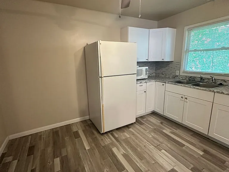 207 Lewis St LLC - 207-209 Lewis St — Photo 6