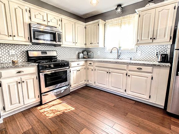 5th image of 1016 Henderson St
