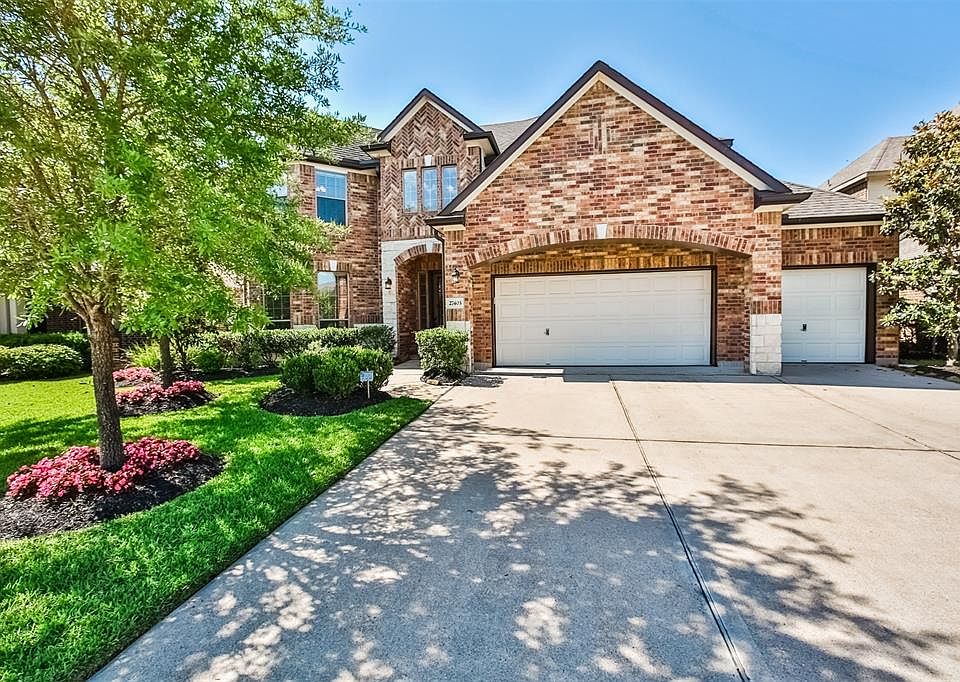 1st image of 27403 Royal Canyon Ln