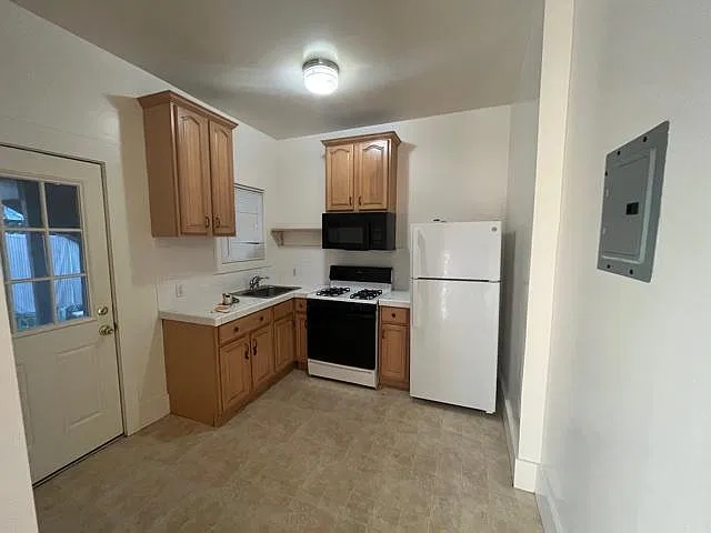 2 bed, $2,895 — Photo 3