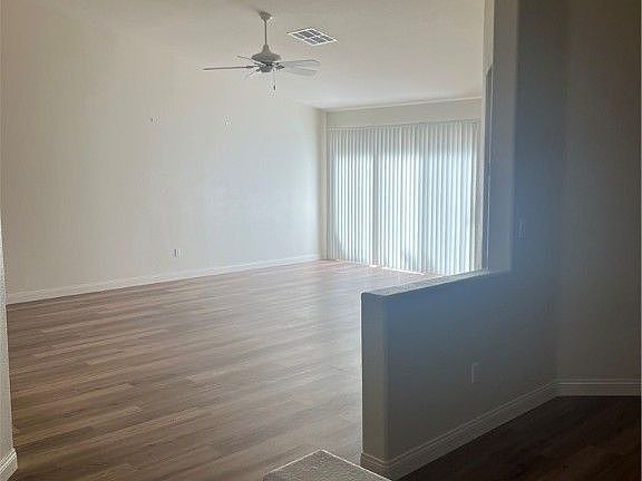 4th image of 825 Majestic Oak St