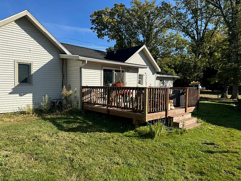 4898 Beach Ridge Rd — Photo 14
