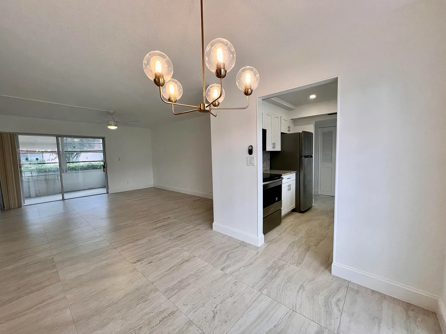 2 bed, 2.0 bath, 888 sqft, $1,600 — Photo 1