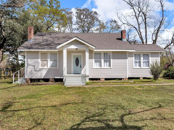 302 Bay St, Purvis, MS 39475