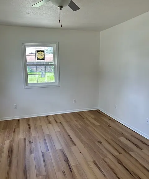 418 Valley St — Photo 3