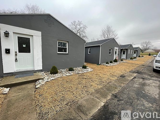 1st image of 1123 E Main St