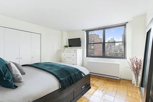 Sold by Compass | media 2