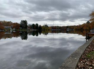 43 Thomas Island Rd FLOOR 1, Pittsfield, MA 01201