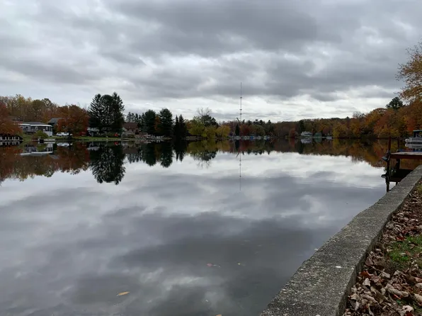 43 Thomas Island Rd Floor 1, Pittsfield, MA 01201
