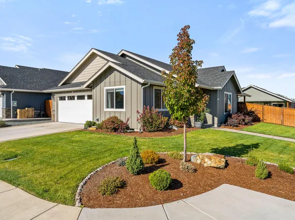 2804 SW Eastwood Ln, Grants Pass, OR 97527