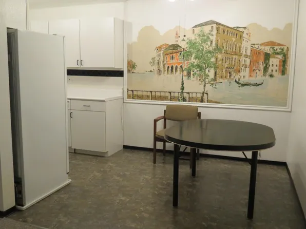 10463 Briarbend Dr APT 8, Saint Louis, MO 63146