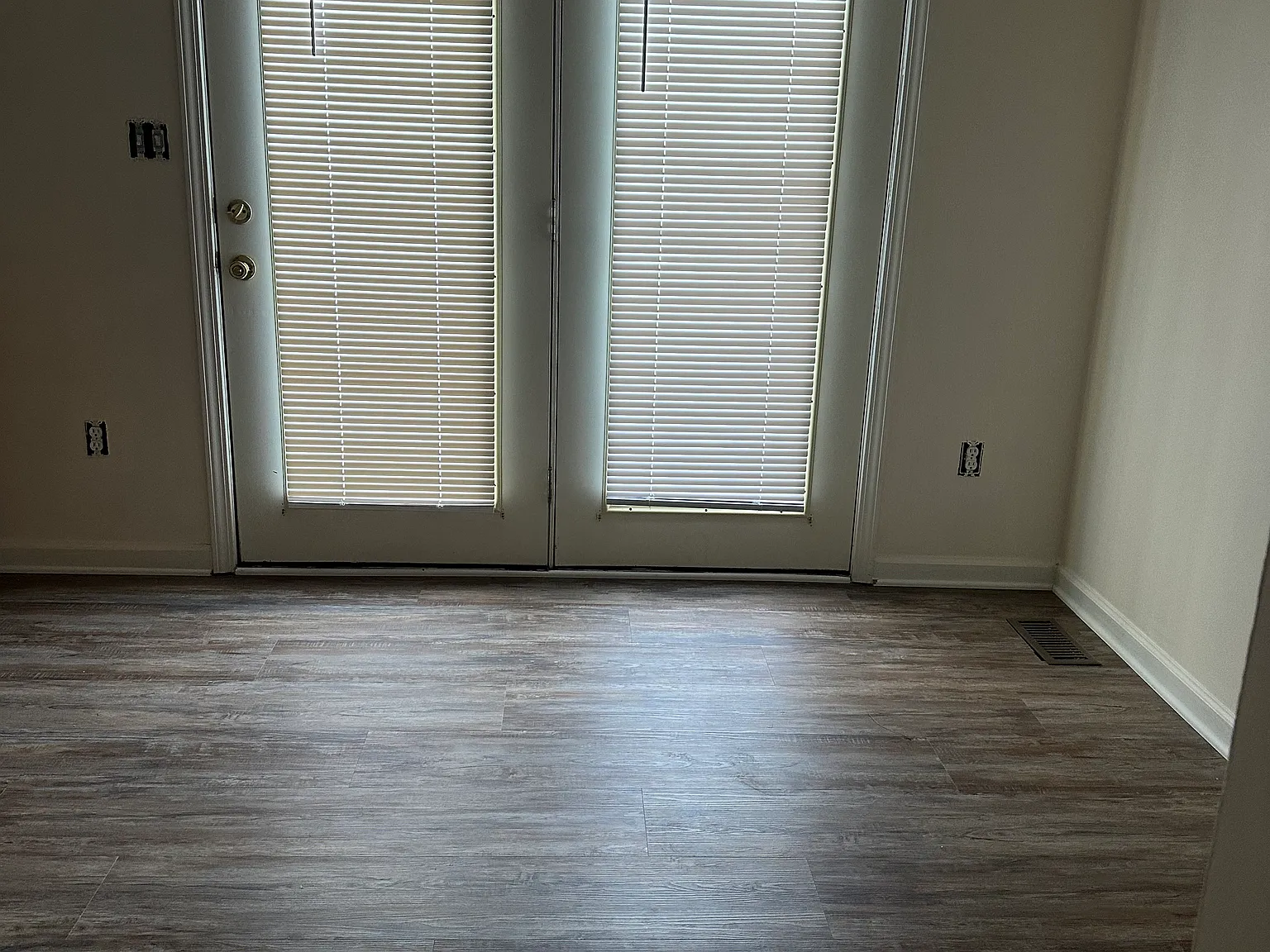 3 bed, 2.5 bath, 1400 sqft, $1,500 — Photo 4