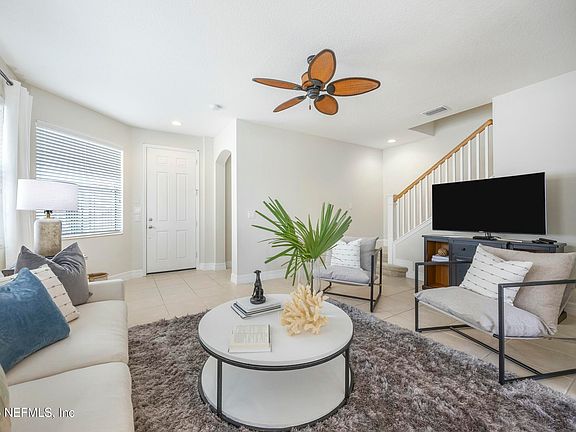 2nd image of 543 HEDGEWOOD Drive