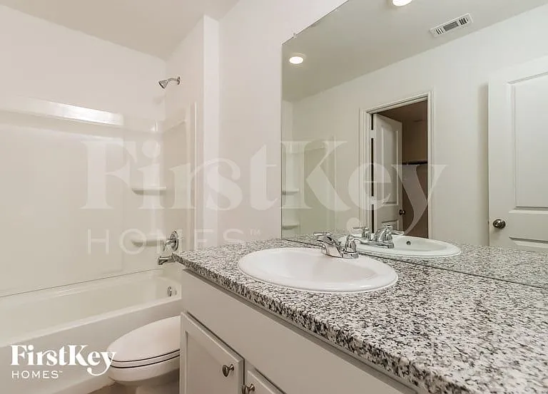 10610 McClintock Dr — Photo 10